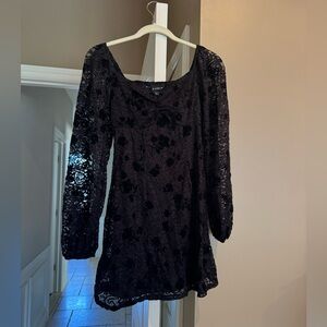 Women’s sz 1/2 lace dress long sleeve black B. Darlin